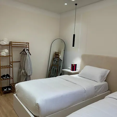 Les Bisous Riverside Apartment